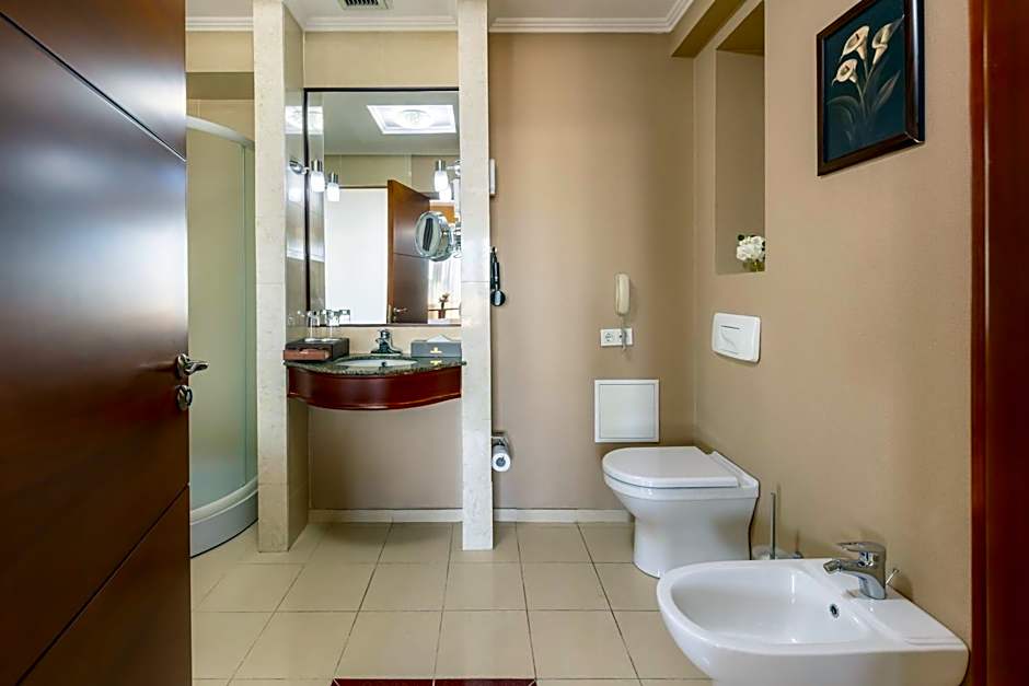 Grand Aiser Hotel