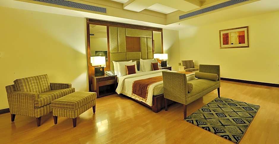 Photo 1 of 4 of Executive Suite