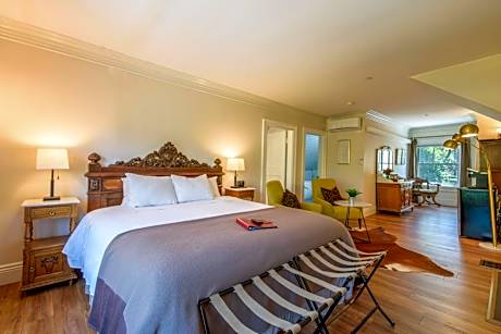 Cedar Gables Inn