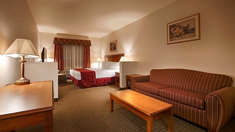 Best Western Plus Lake Elsinore Inn & Suites