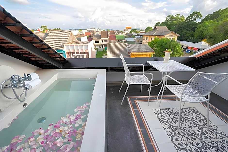 Xinlor House - Phuket Old Town