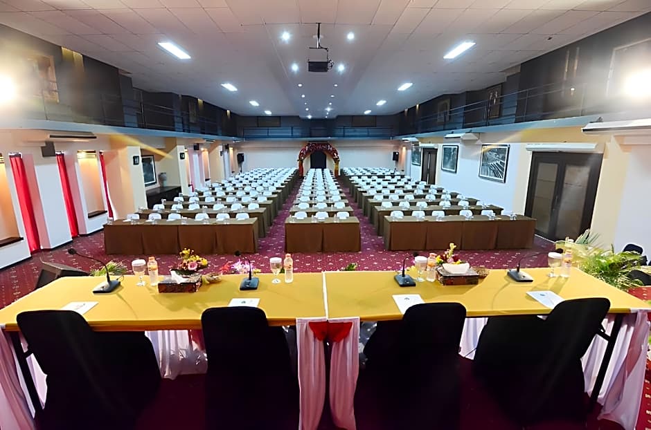Grand Santhi Hotel