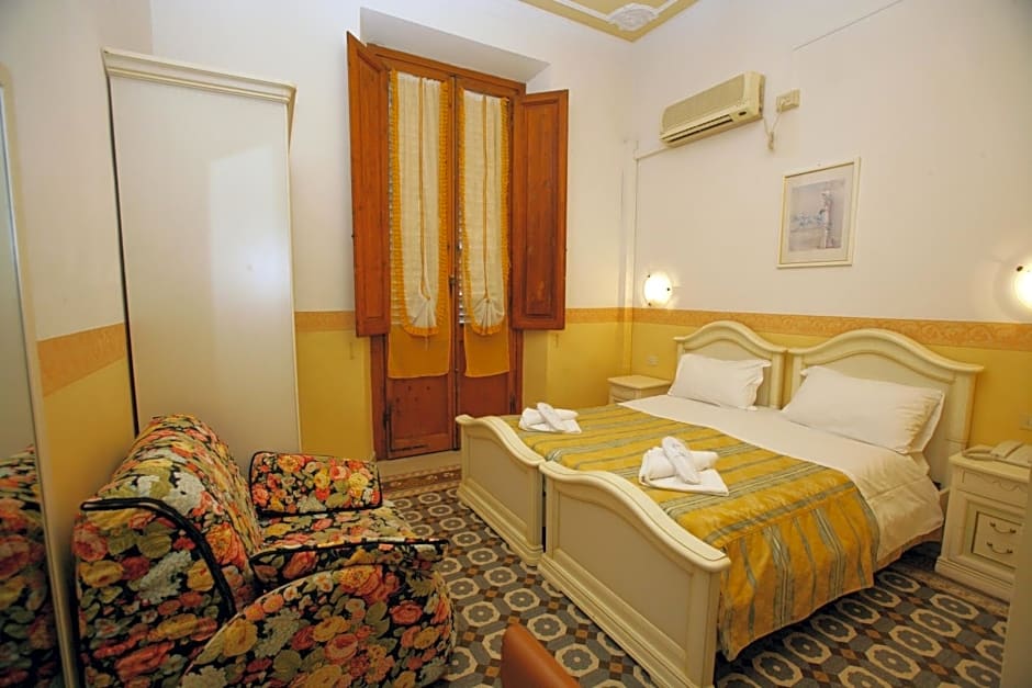 Hotel Desiree