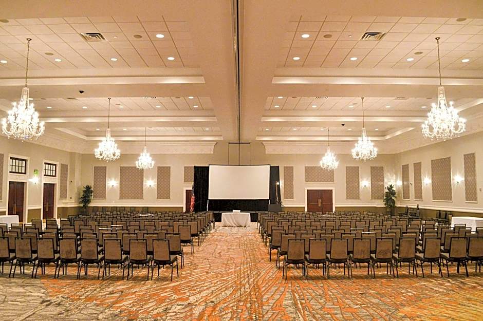 Holiday Inn & Suites Philadelphia W - Drexel Hill by IHG