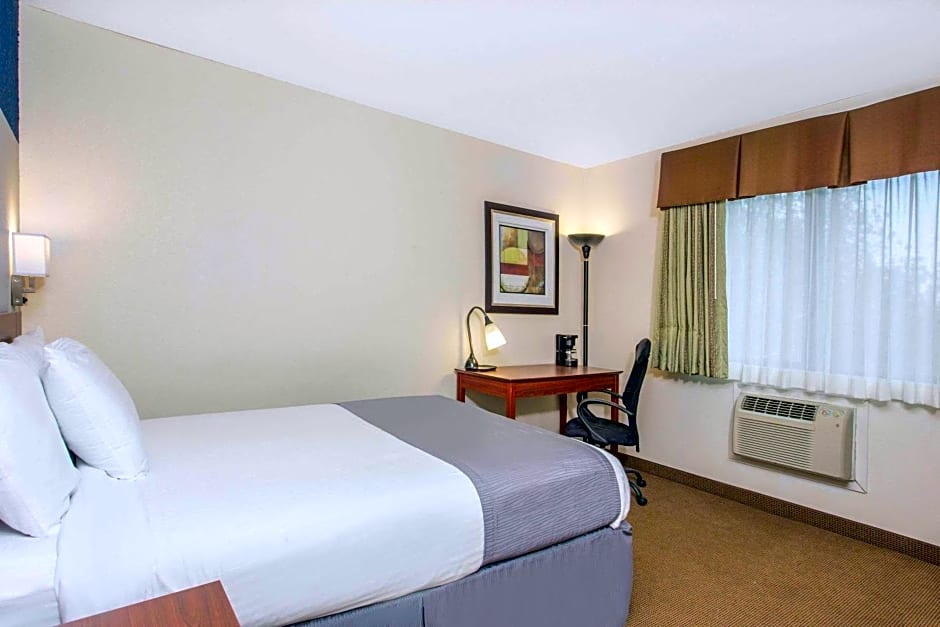 Baymont by Wyndham Dubuque