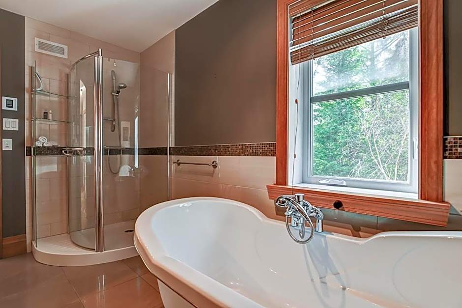 Au Sommet du Lac Magog