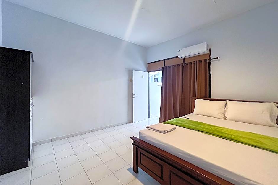 SN Guest House Near Trans Studio Mall