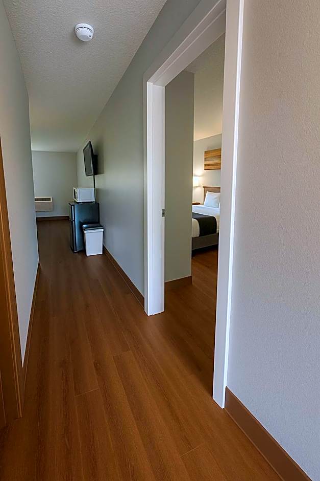 Sunnyside Inn and Suites