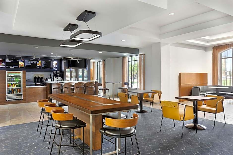 Courtyard by Marriott Louisville Airport