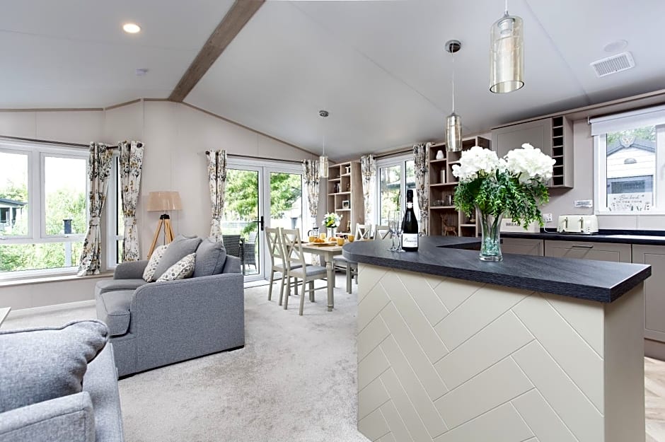 Lakeside Lodge, Green Hill Farm Holiday Village