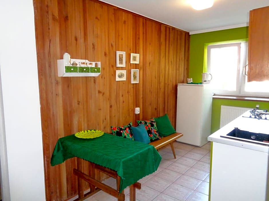 Uroczy Domek Z Ogrodem I Tarasem