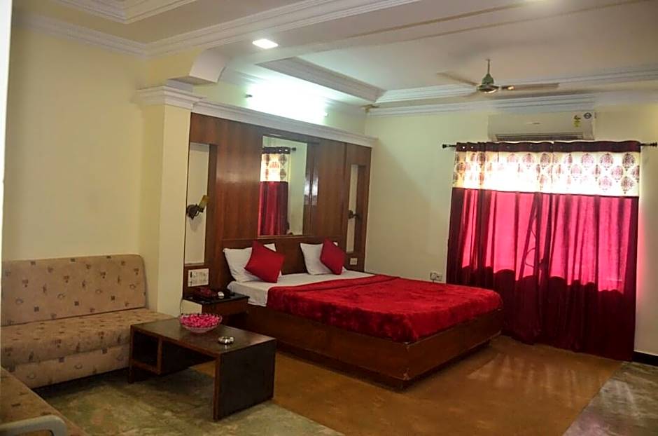 Poonam Hotel