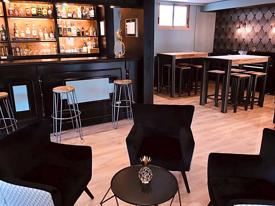 Hotel Le Cardinal Rueil Centre