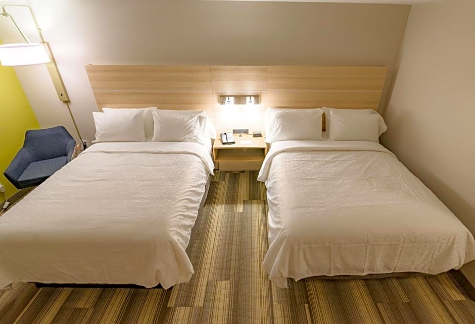 Holiday Inn Express & Suites Dayton East - Beavercreek by IHG
