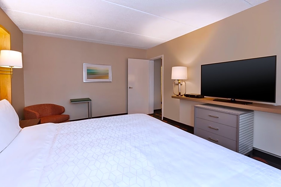 Holiday Inn Westbury-Long Island