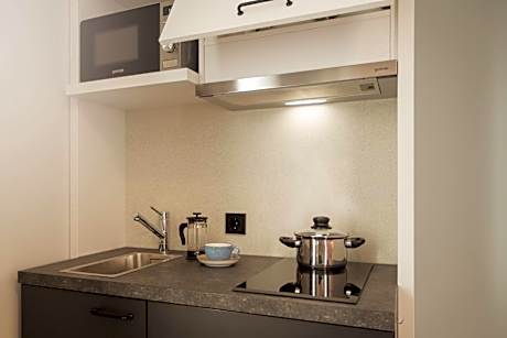 Standard Queen Room with Kitchenette