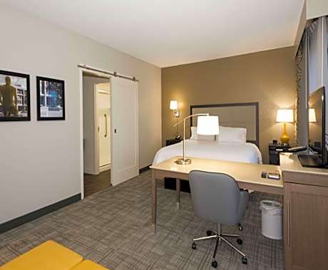 King Suite with One King Bed - Hearing Accessible