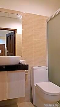 Golden Gate Suites