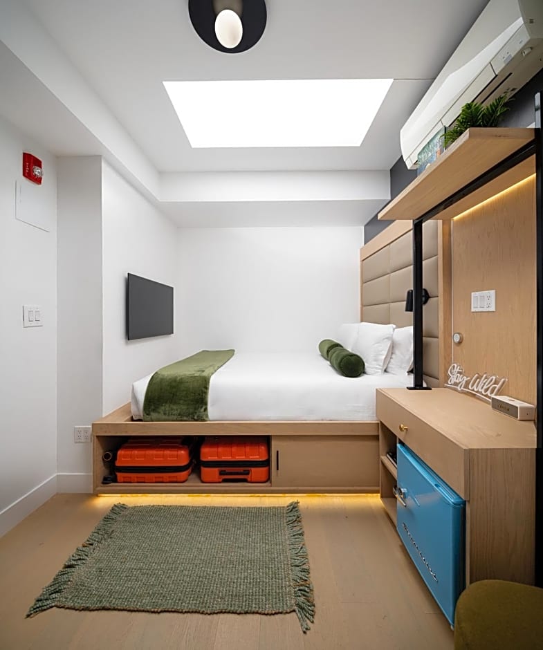 Little Charlie Hotel