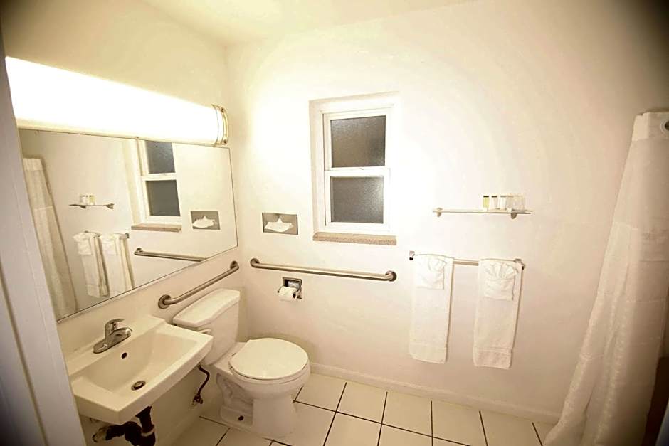 Travelodge by Wyndham Burbank-Glendale