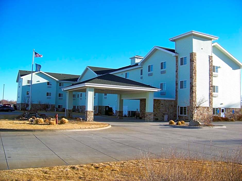 Days Inn & Suites by Wyndham Columbus NE