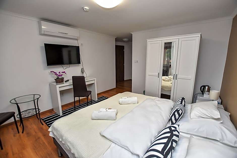 É-Vaskó Panzió Borpince