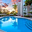 La Quinta Inn & Suites by Wyndham Coral Springs South