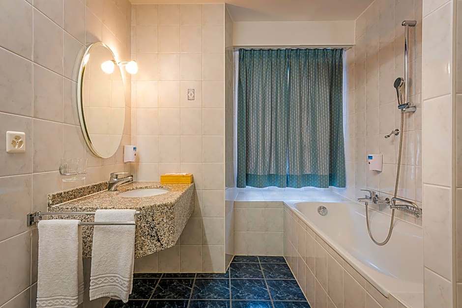 Hotel du Cheval Blanc - City center