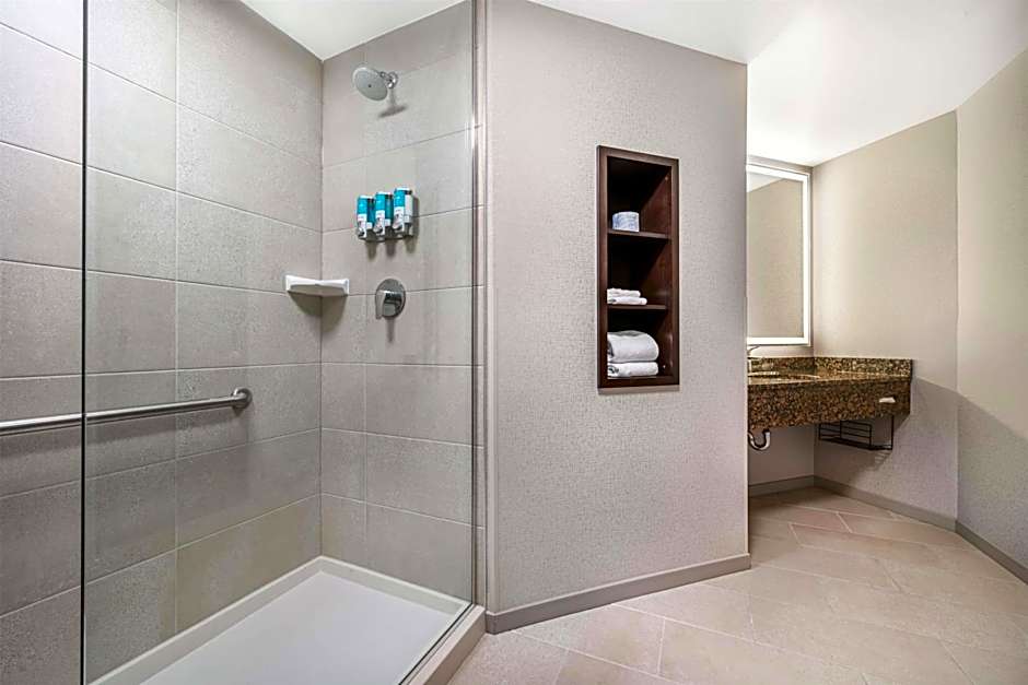 Drury Plaza Hotel Flagstaff