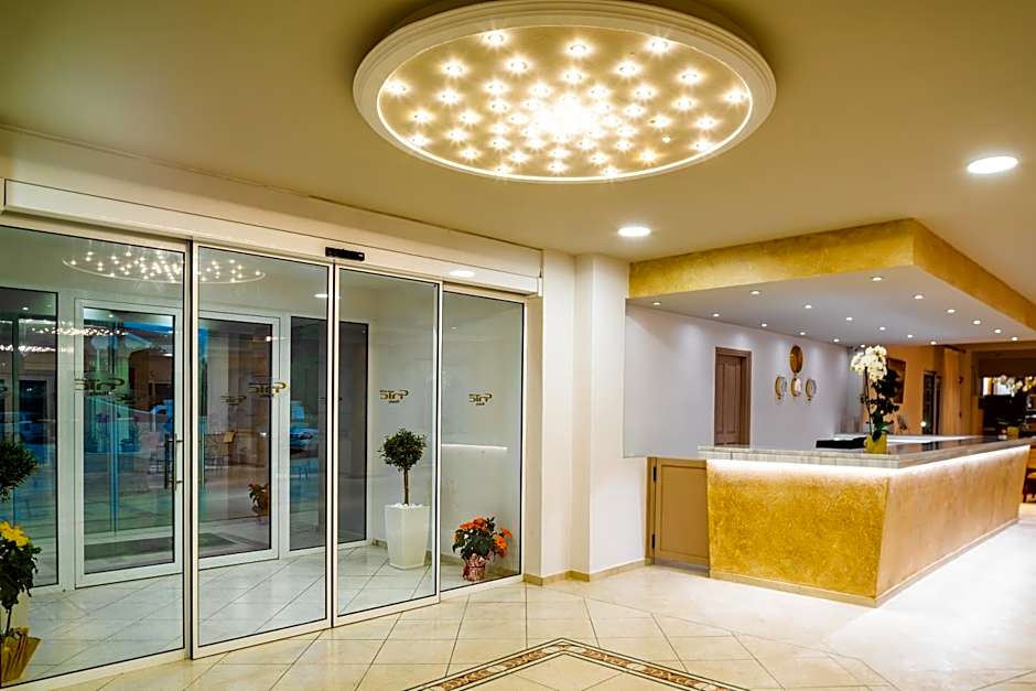 CNic Gemini Hotel