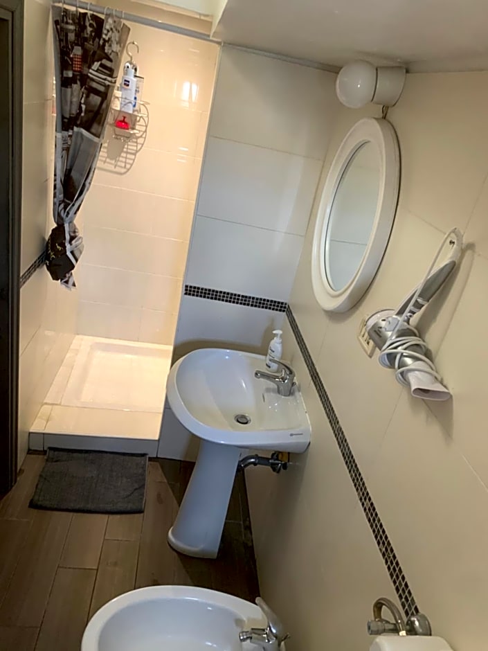 Short Stop Room