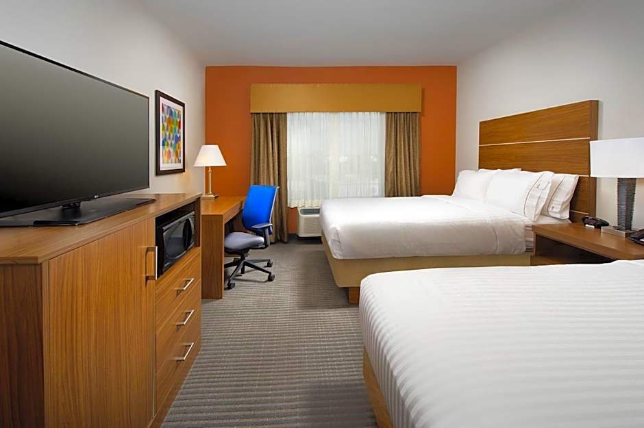 Holiday Inn Express & Suites Bay City By IHG