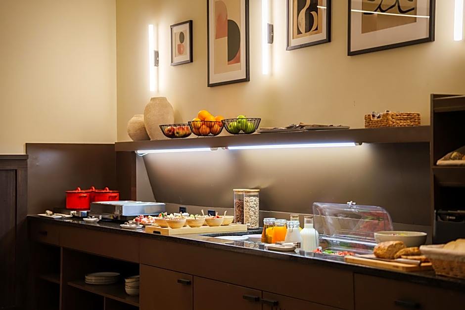 The Honest Budapest by Chic & Basic