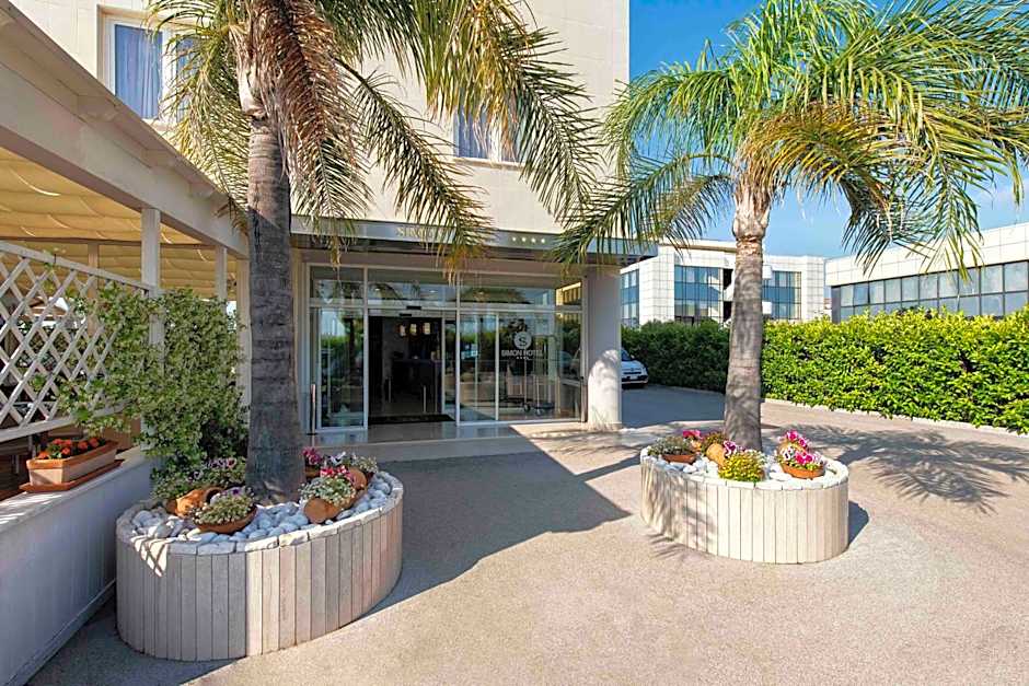 Simon Hotel