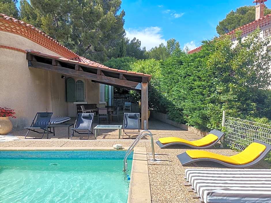 Cassis Hostel