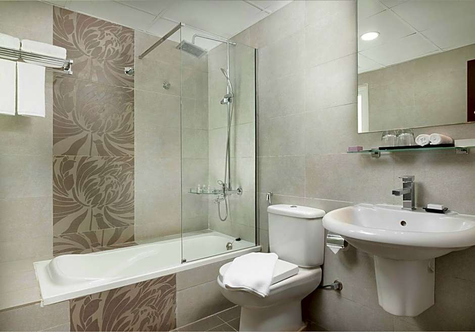 Al Hail Waves Hotel Managed By Centara