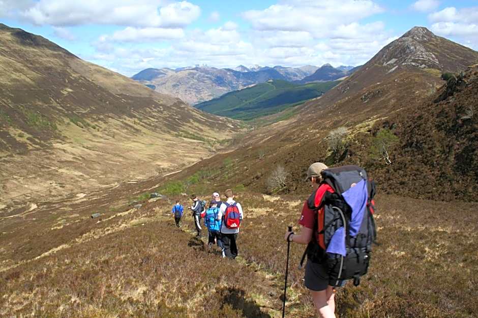 Appin Holiday Homes - Lodges, Shepherds Hut and Train Carriage stays