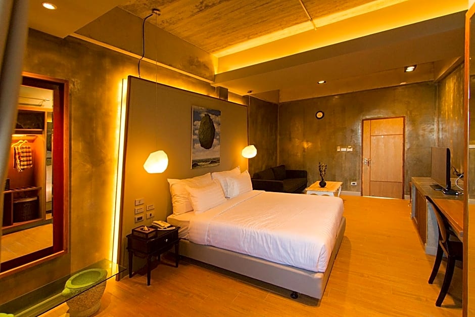 Kroque Boutique and Bistro Hotel