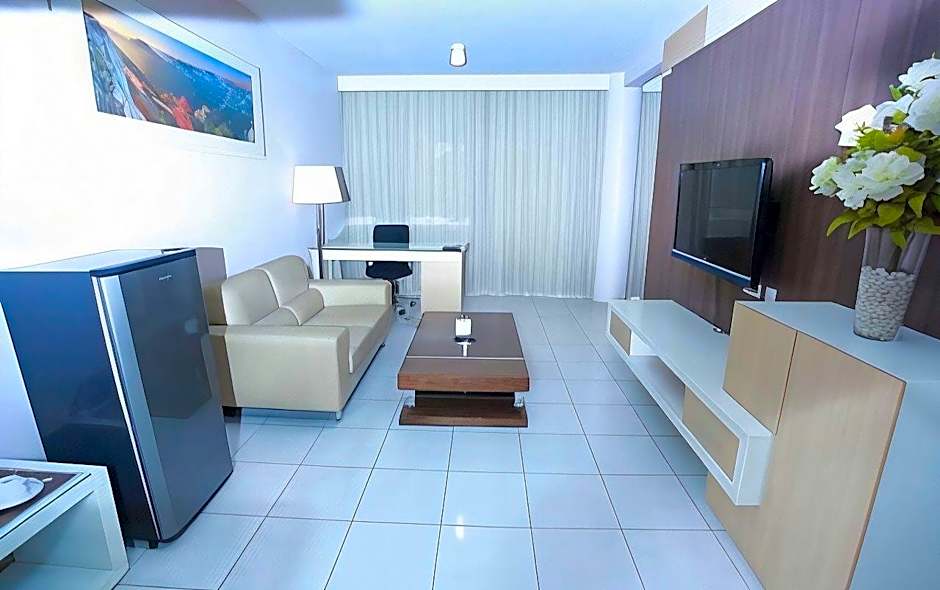 Royal Hotel N' Lounge