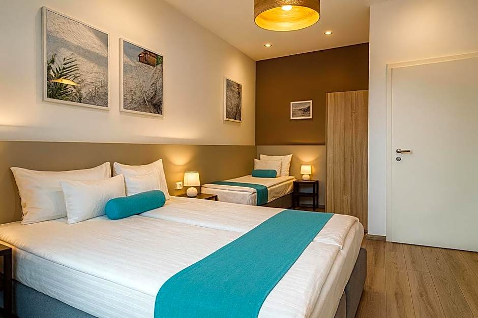 Hotel Mika Downtown
