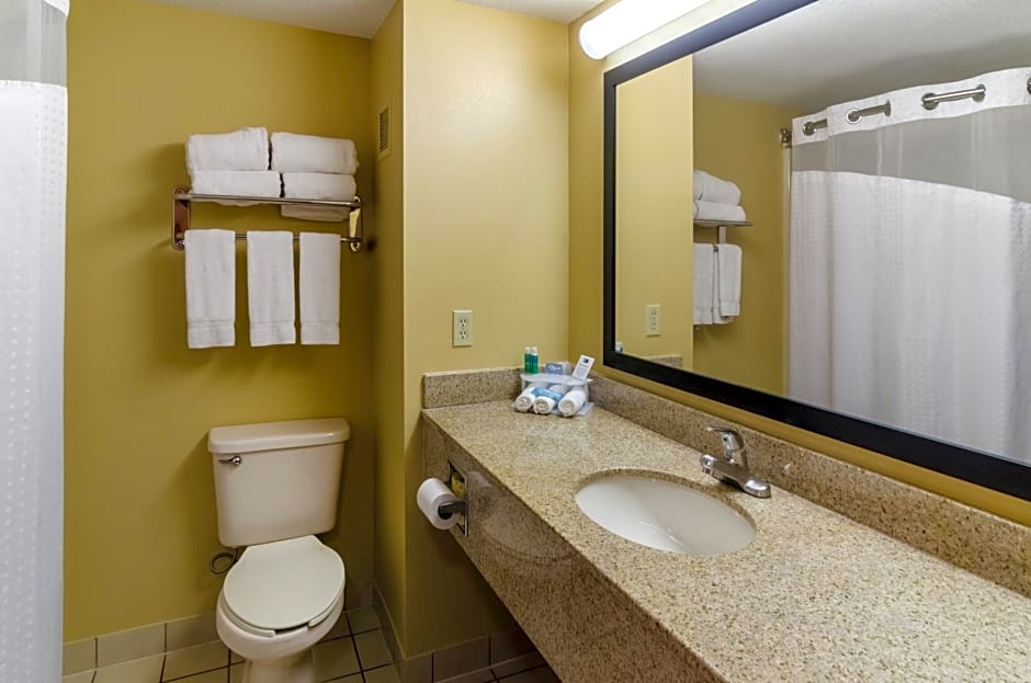 Holiday Inn Express Hotel & Suites Vinita, an IHG Hotel