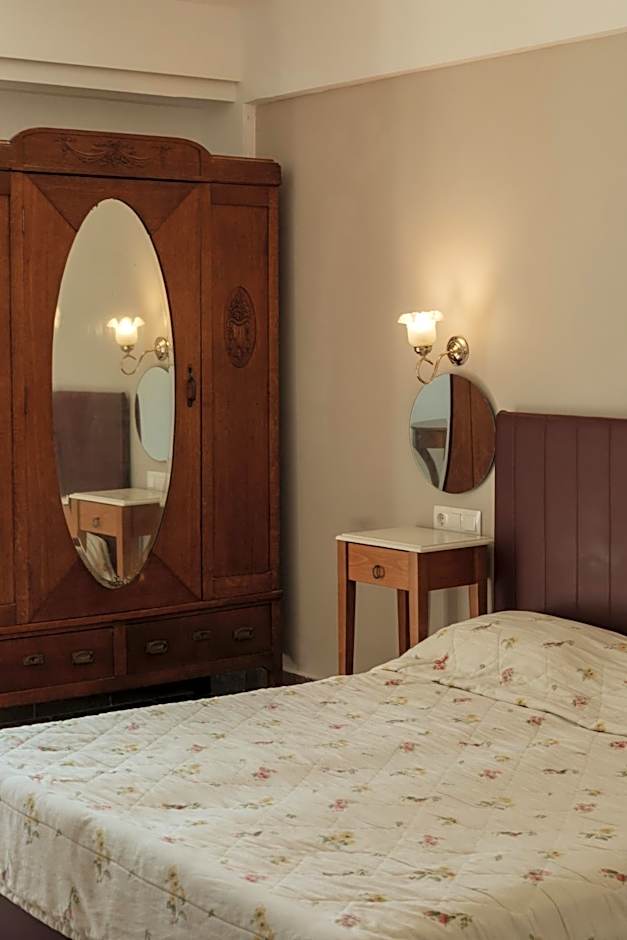 Nami Hotel & Suites