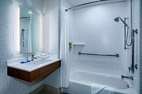 2 Queen Suite Communications Accessible Transfer Shower