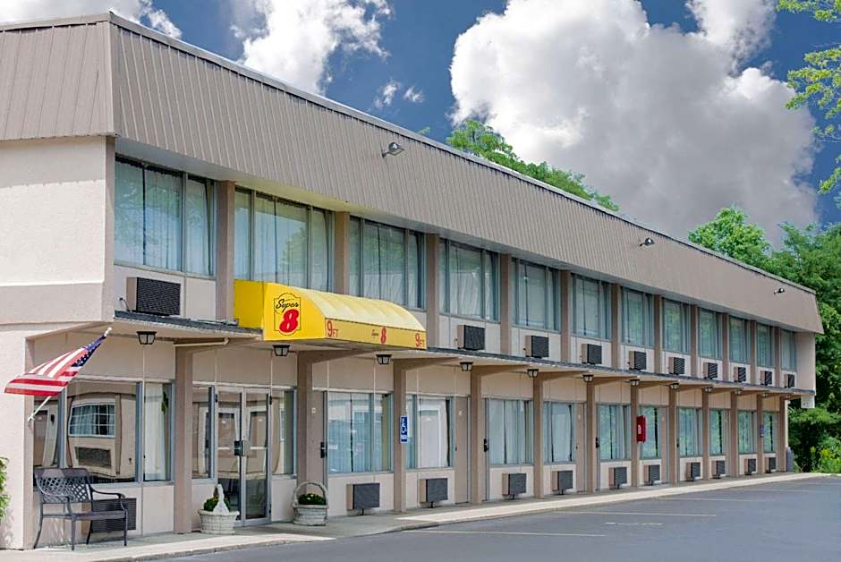 Super 8 by Wyndham Ashland