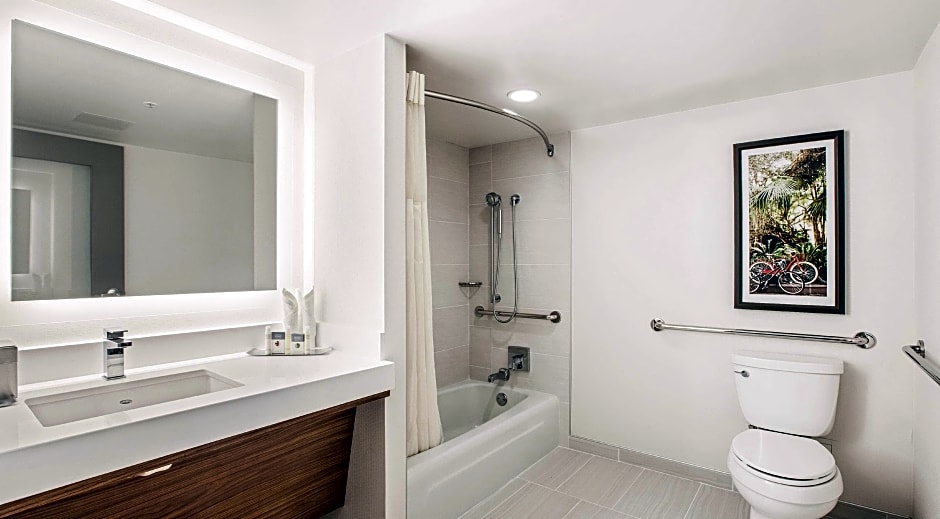 Photo 1 of 2 of Deluxe 2 Queen Beds, Mobility Accessible, Bathtub, River View