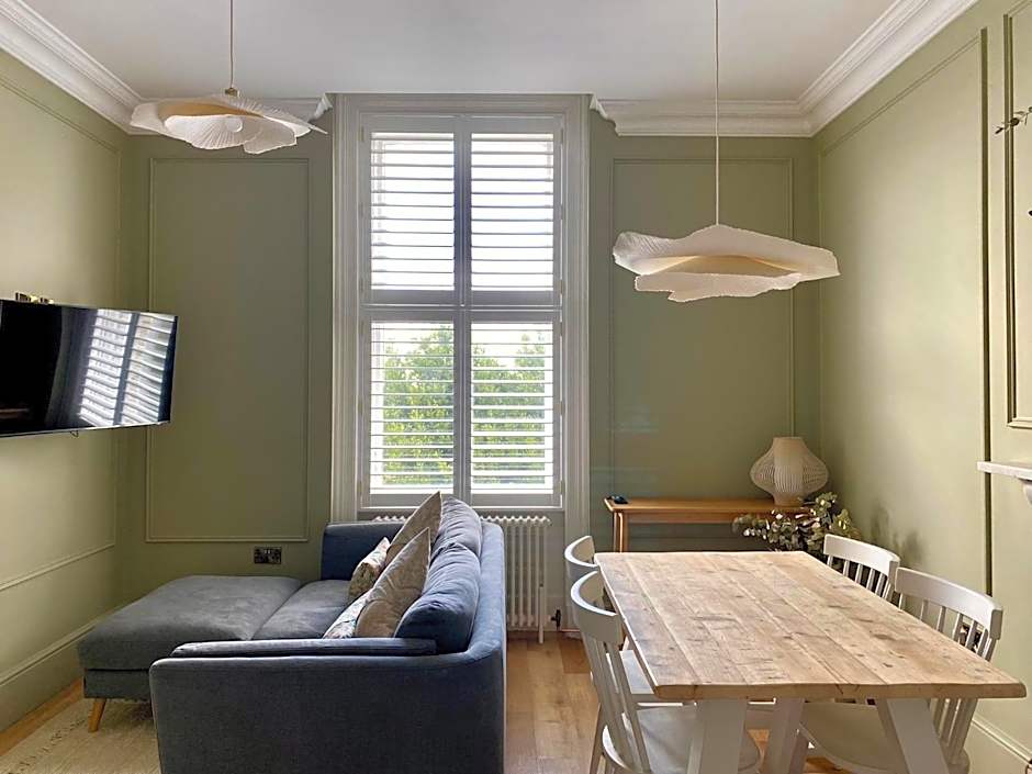 Railway House York by Chateau Anna