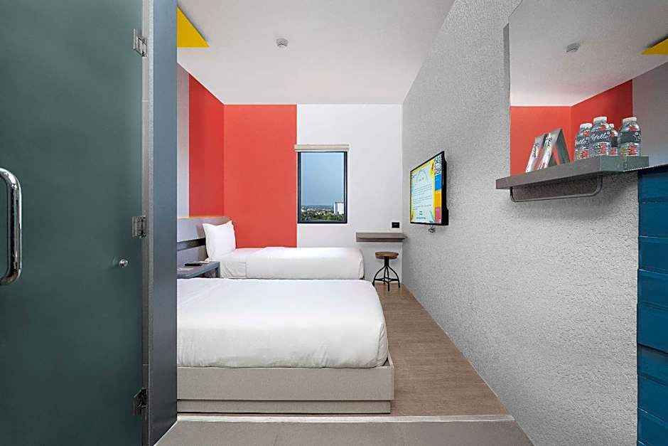 Photo 1 of 9 of Superior Twin Room