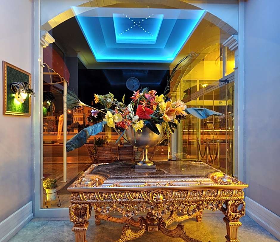 Grand Atakum Hotel