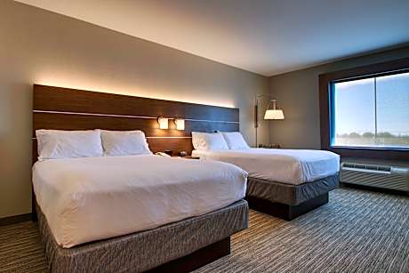 2 Queen Beds Standard