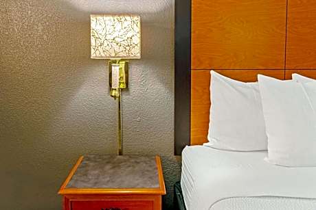 2 Double Beds